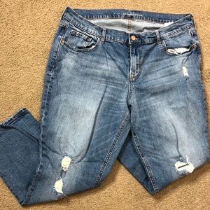 Old Navy Cropped Distressed Boyfriend Jeans